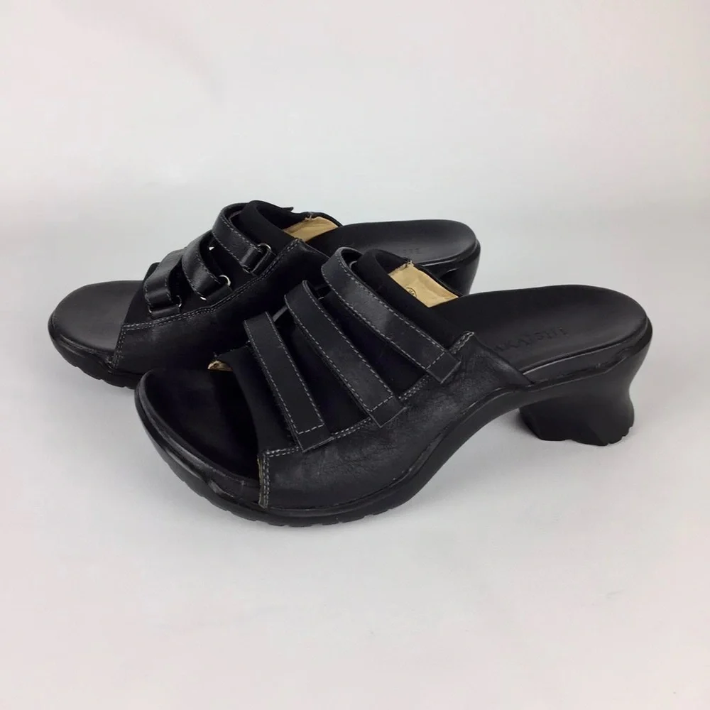 Akaishi Womens Black Heeled Slides Sandals Strappy Chunky Slip On Comfort size 7